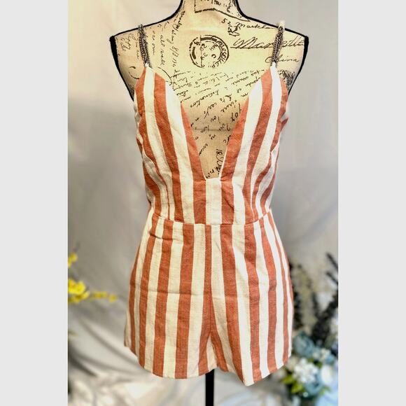 Millau Linen Romper Fully Lined Chain Straps Chain Accents S - Picture 3 of 16